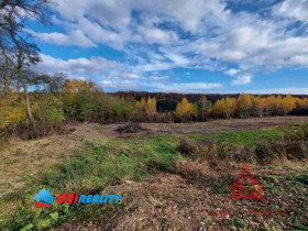 ---PREDANÉ ---PEKNÝ slnečný pozemok na stavbu CHATY v tichej lokalite Duchonky o výmere 95