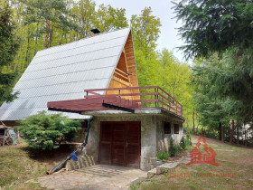 --- PREDANÉ --- DUCHONKA – PRÍJEMNÁ CHATA  – 4 – izby, TERASA,  TICHÉ prostredie, ZARIADEN