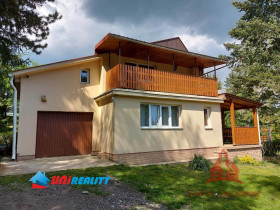 ----PREDANÉ ----  Celoročná– 4 – izbová zariadená chata s 2 terasami, ALTÁNKOM a 