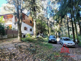 3-duchonka-chata-predaj-parkovanie-pod-chatou