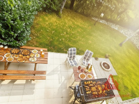 6-duchonka-chata-na-predaj-pohlad-terasa-z-hora