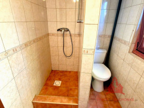 14-duchonka-chata-predaj-kupelna-wc-sprcha