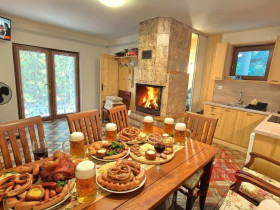 20-duchonka-chata-predaj-obyvacka-kuchyna-prizemie