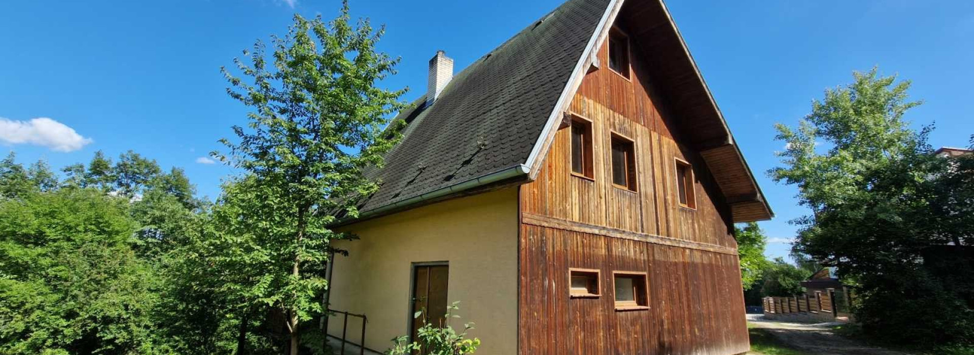 DUCHONKA – Pekná slnečná CHATA  – 6 – izieb / TERASA / garáž 